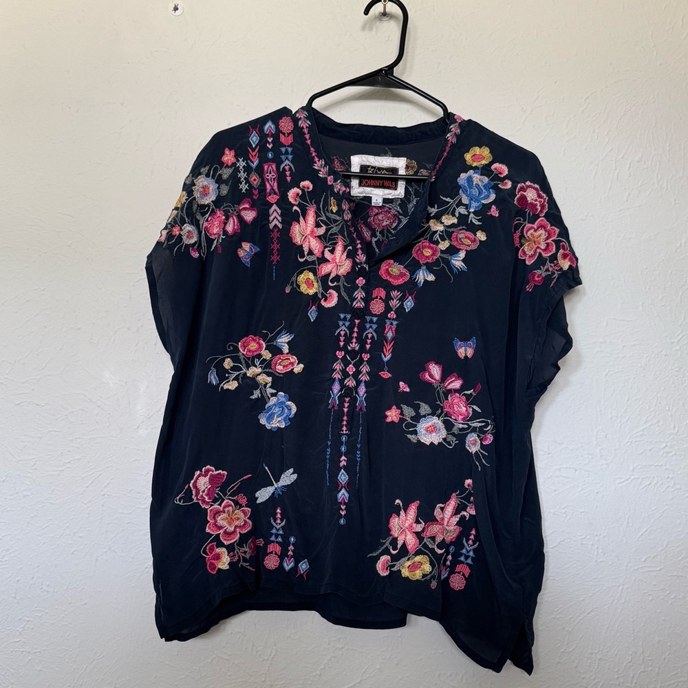 JOHNNY WAS Gardenia Top Flowers Blue Shirt Embroidery Size S